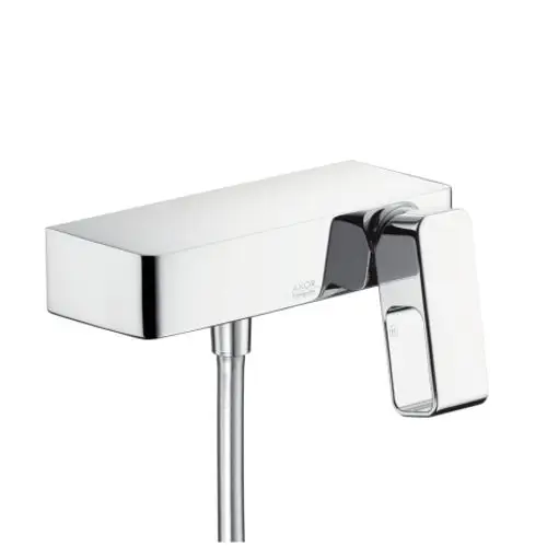 Brausemischer von AXOR in Chrom-Optik mit einem rechteckigen Kopf und einem seitlichen Hebel zur Temperatur- und Wassermengenregulation.